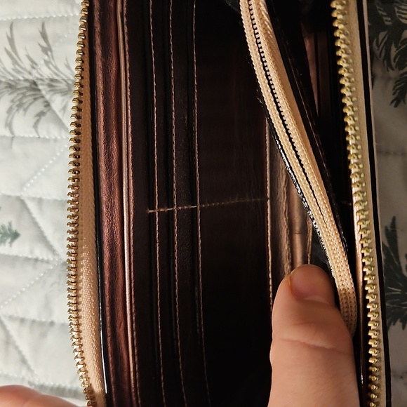 Victoria Secret Wallet - Picture 4 of 6